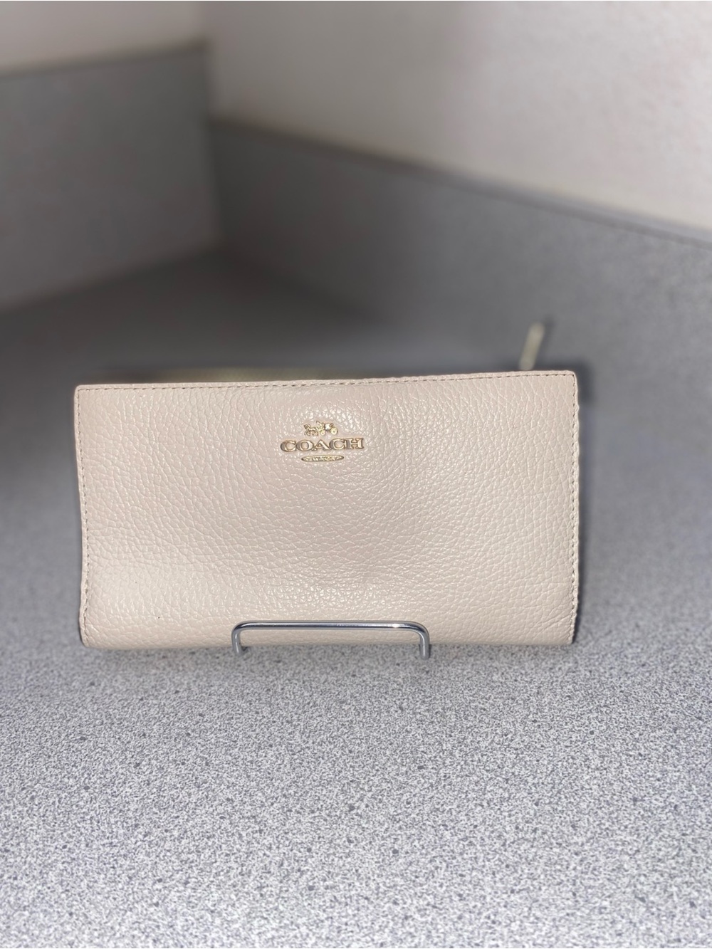 Coach Slim Zip Wallet Chalk Pebbled Leather Gold Hardware NWT C8329